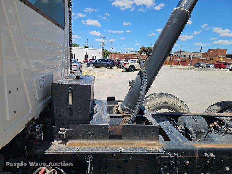image for item EO8504 2019 Mack Granite dump truck