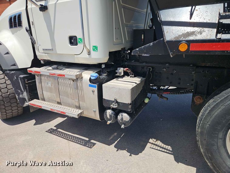 image for item EO8504 2019 Mack Granite dump truck