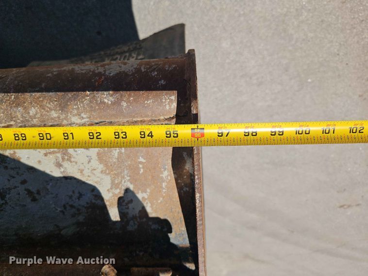 image for item EO8504 2019 Mack Granite dump truck