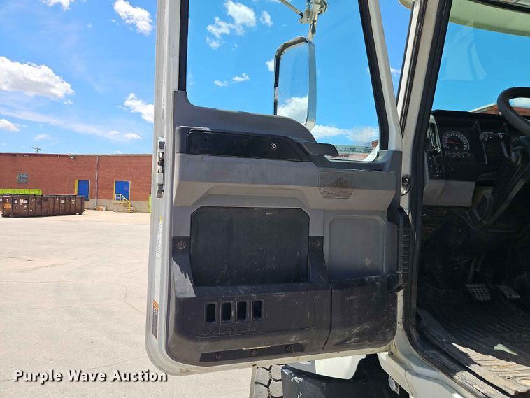 image for item EO8504 2019 Mack Granite dump truck