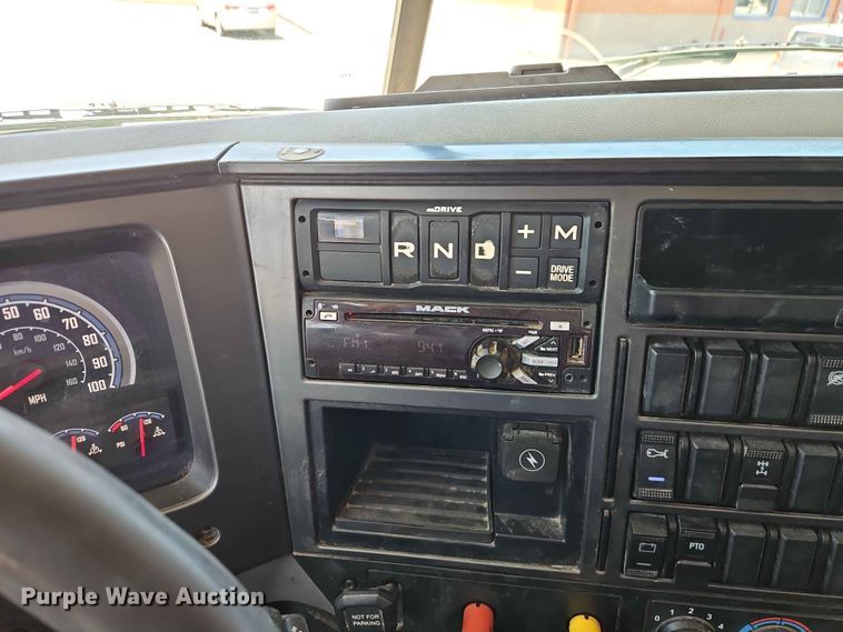 image for item EO8504 2019 Mack Granite dump truck