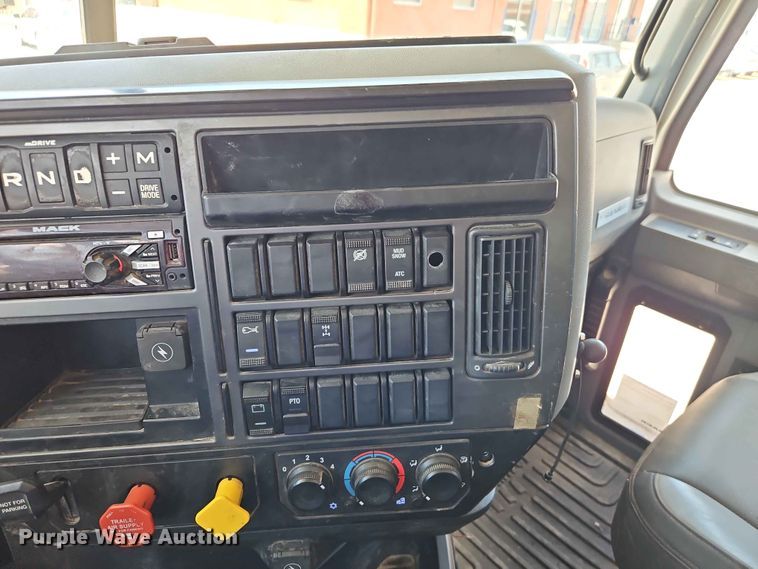 image for item EO8504 2019 Mack Granite dump truck