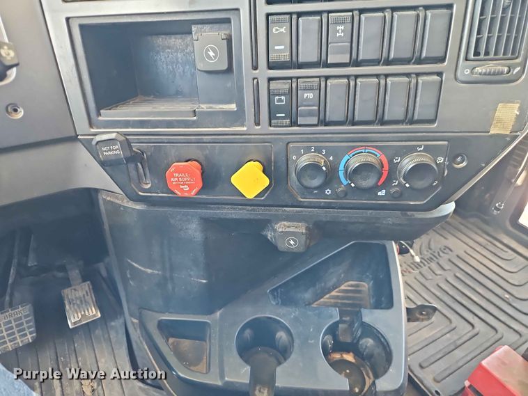 image for item EO8504 2019 Mack Granite dump truck