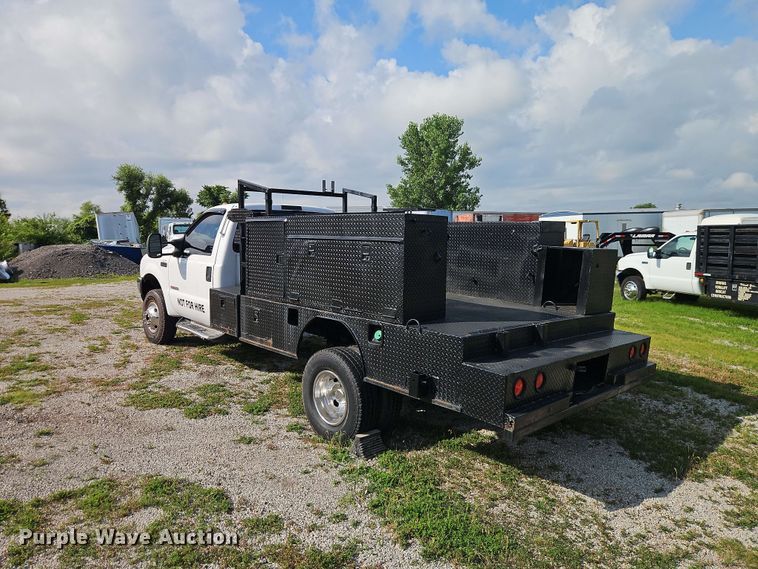 image for item EO8536 2003 Ford F350 Super Duty XL flatbed pickup truck