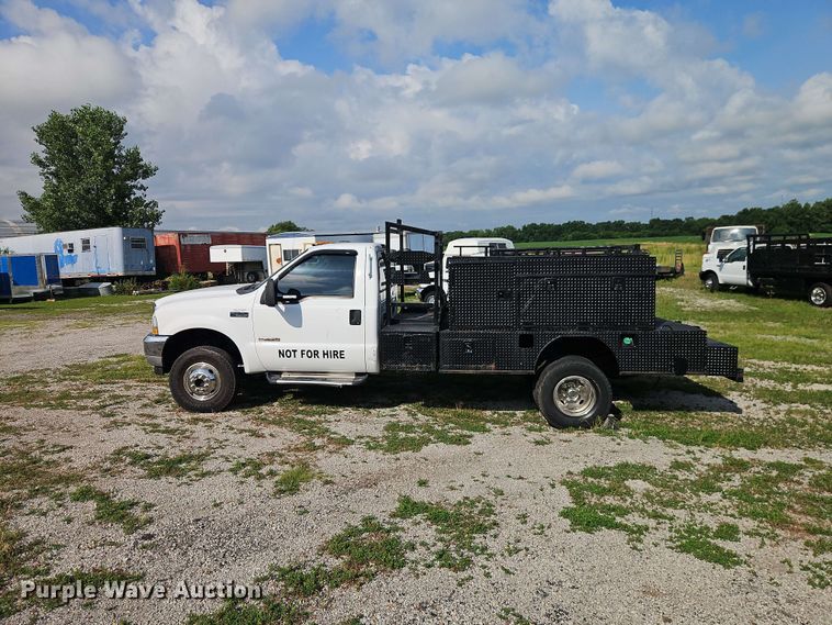 image for item EO8536 2003 Ford F350 Super Duty XL flatbed pickup truck