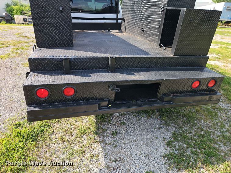 image for item EO8536 2003 Ford F350 Super Duty XL flatbed pickup truck