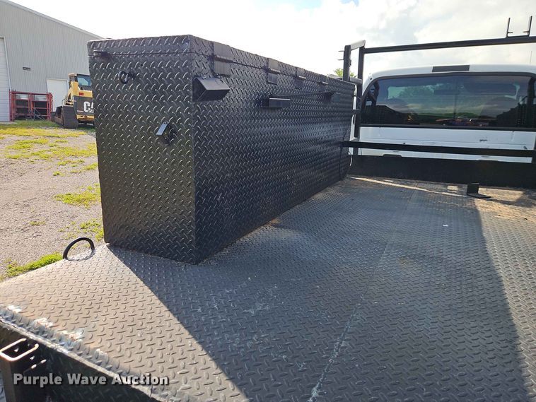 image for item EO8536 2003 Ford F350 Super Duty XL flatbed pickup truck