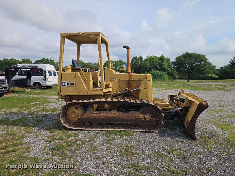 image for item EO8537 1986 Caterpillar D3B Z dozer
