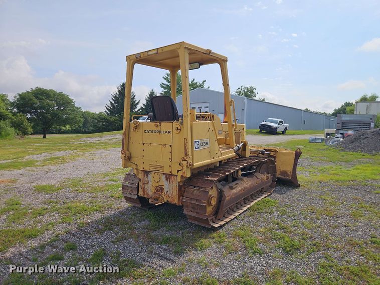 image for item EO8537 1986 Caterpillar D3B Z dozer
