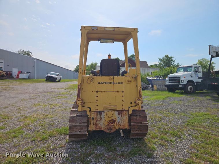 image for item EO8537 1986 Caterpillar D3B Z dozer