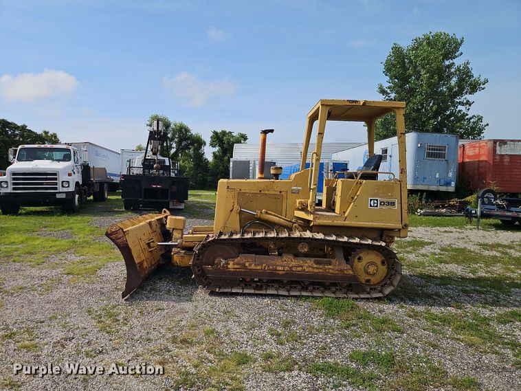 image for item EO8537 1986 Caterpillar D3B Z dozer