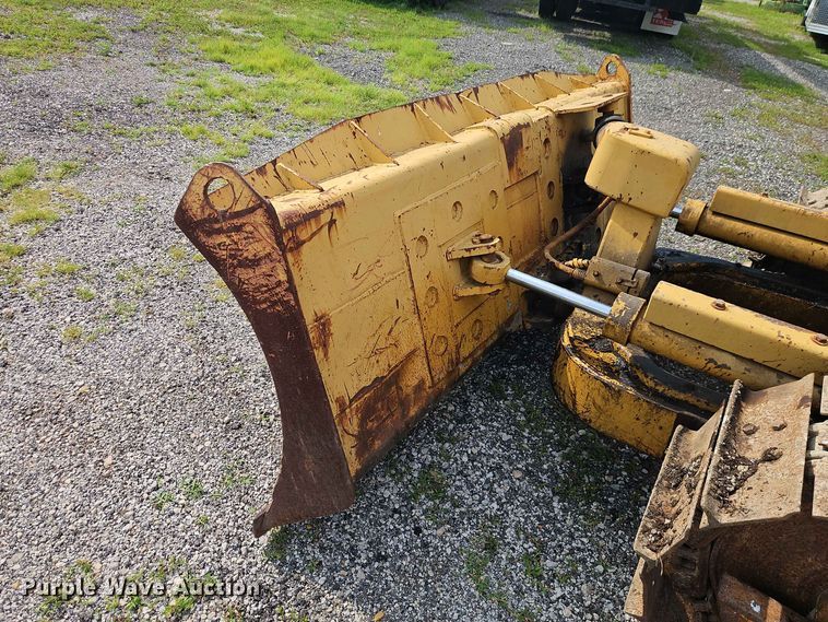 image for item EO8537 1986 Caterpillar D3B Z dozer