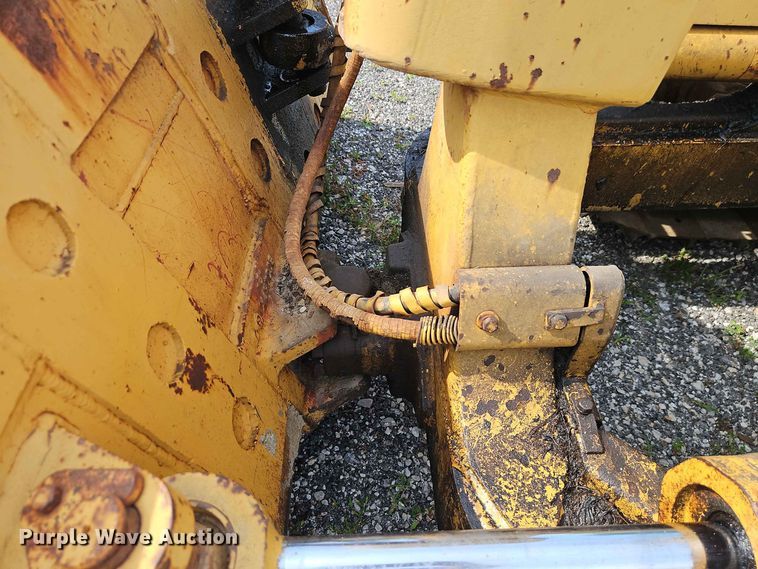 image for item EO8537 1986 Caterpillar D3B Z dozer