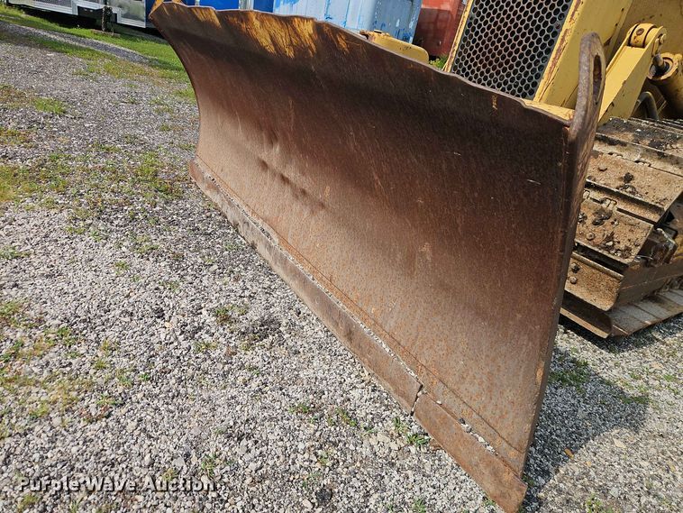 image for item EO8537 1986 Caterpillar D3B Z dozer