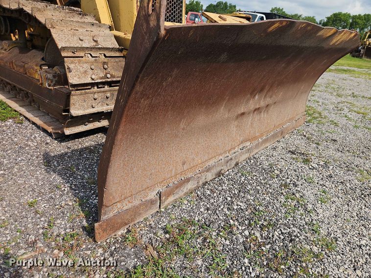 image for item EO8537 1986 Caterpillar D3B Z dozer