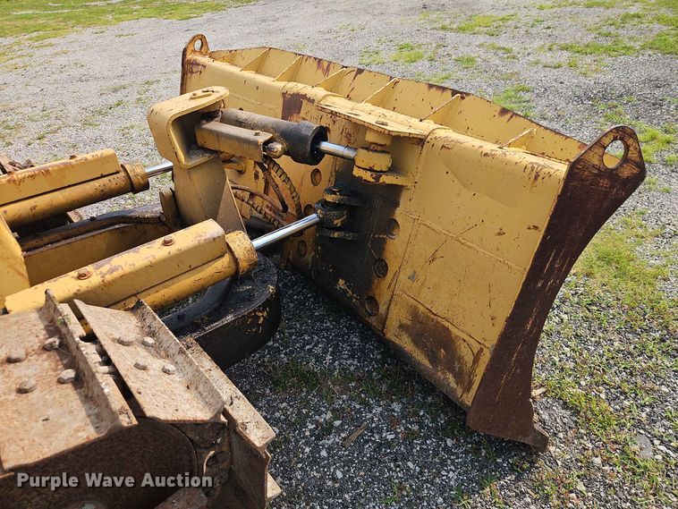 image for item EO8537 1986 Caterpillar D3B Z dozer