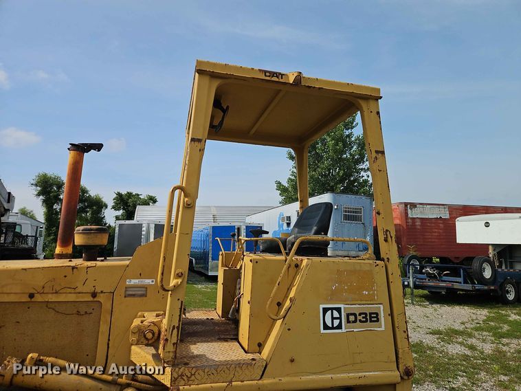 image for item EO8537 1986 Caterpillar D3B Z dozer