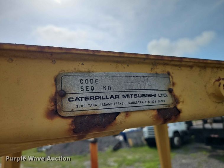 image for item EO8537 1986 Caterpillar D3B Z dozer