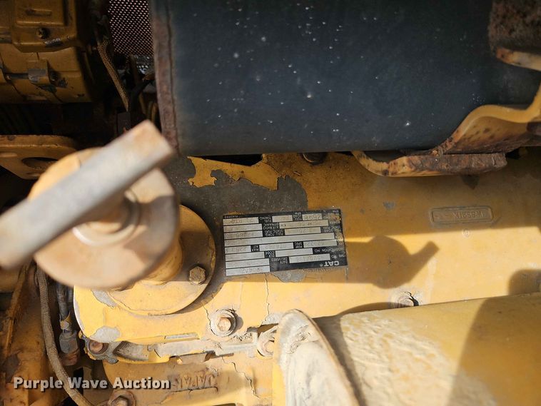 image for item EO8537 1986 Caterpillar D3B Z dozer