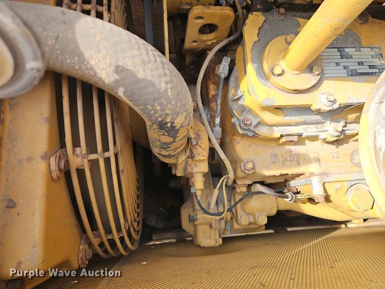 image for item EO8537 1986 Caterpillar D3B Z dozer