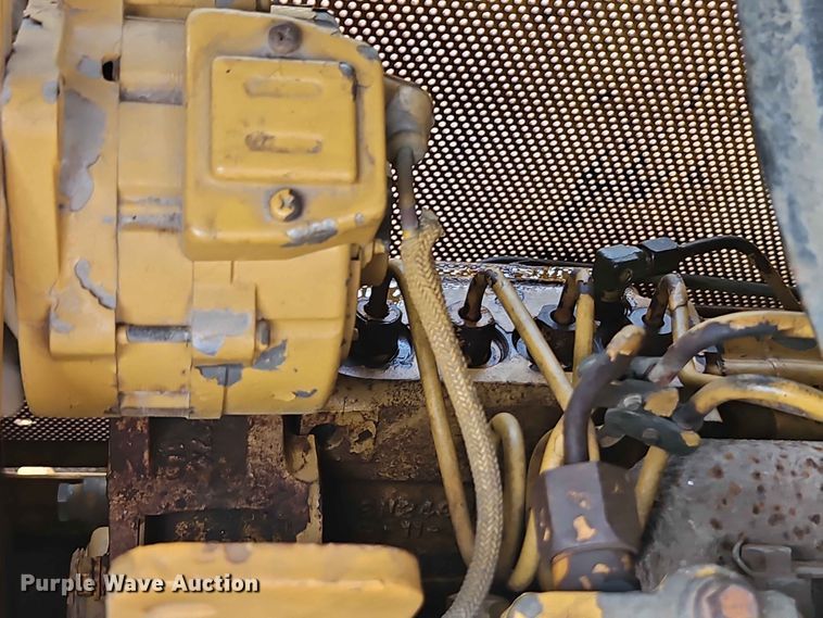 image for item EO8537 1986 Caterpillar D3B Z dozer