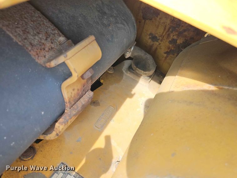 image for item EO8537 1986 Caterpillar D3B Z dozer