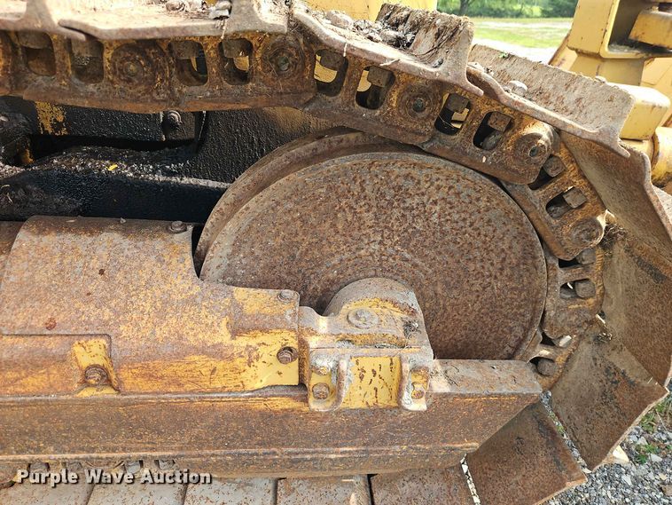 image for item EO8537 1986 Caterpillar D3B Z dozer
