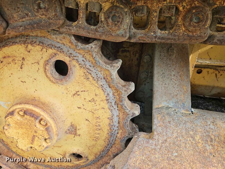 image for item EO8537 1986 Caterpillar D3B Z dozer