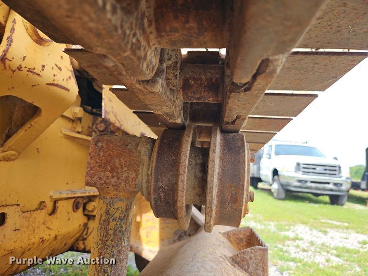 image for item EO8537 1986 Caterpillar D3B Z dozer
