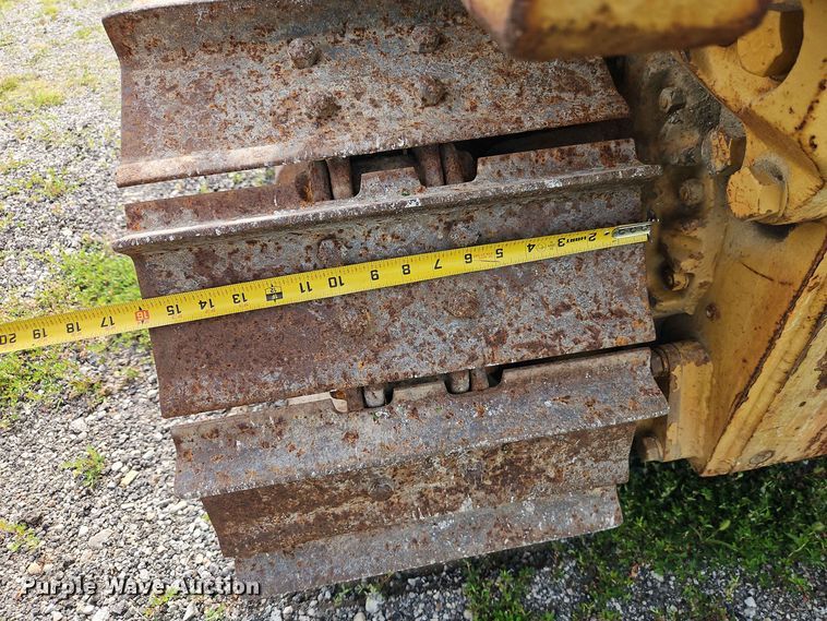 image for item EO8537 1986 Caterpillar D3B Z dozer