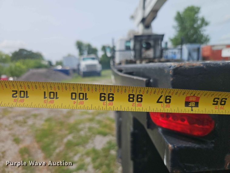 image for item EO8538 1990 International F8200 crane truck