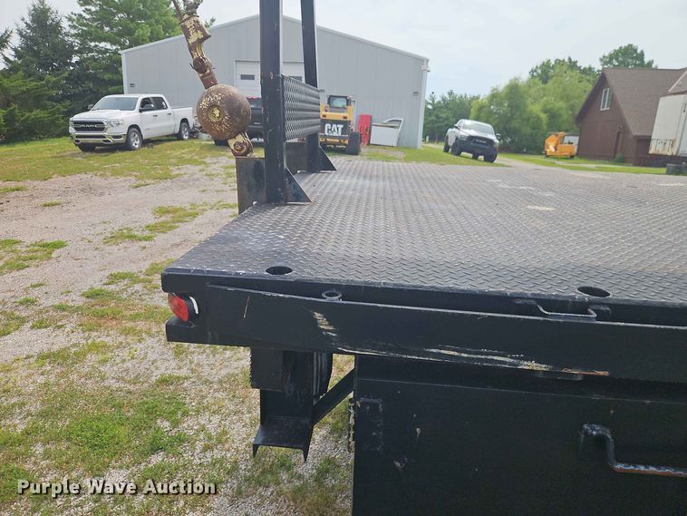 image for item EO8538 1990 International F8200 crane truck
