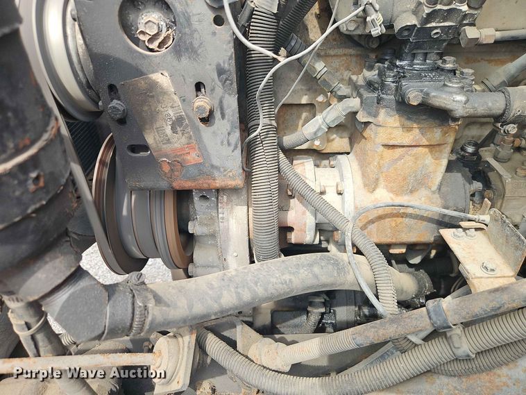 image for item EO8538 1990 International F8200 crane truck