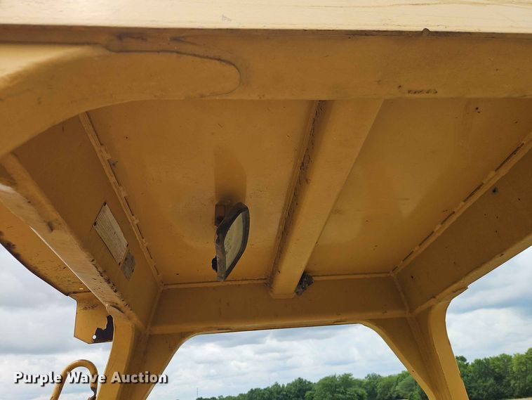 image for item EO8539 Caterpillar 977L track loader