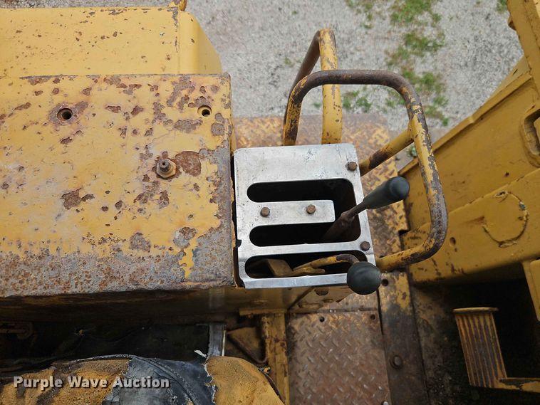 image for item EO8539 Caterpillar 977L track loader