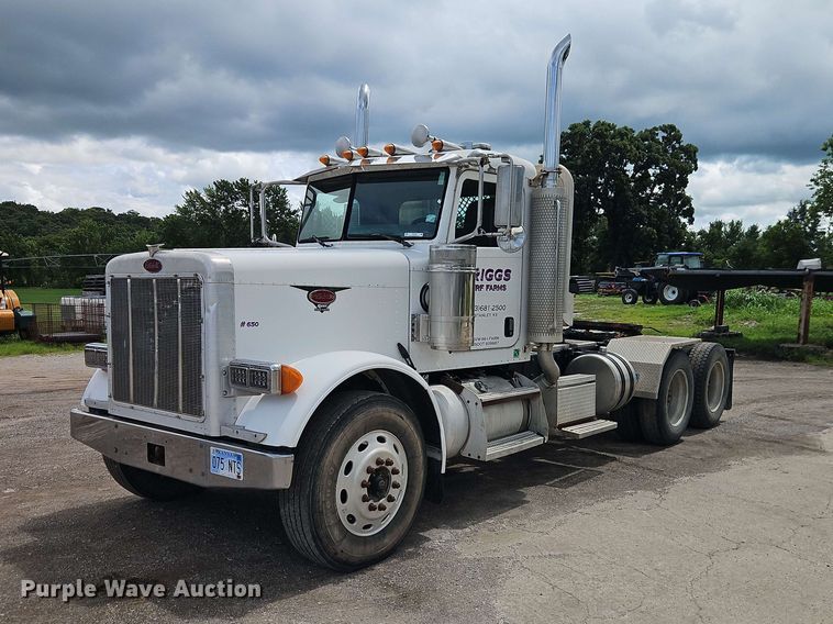 image for item EO8543 2006 Peterbilt 379 semi truck