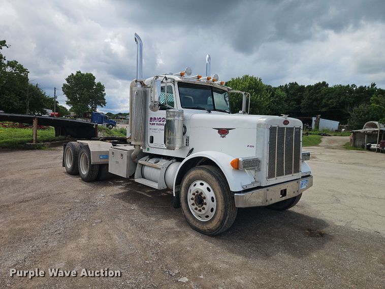 image for item EO8543 2006 Peterbilt 379 semi truck