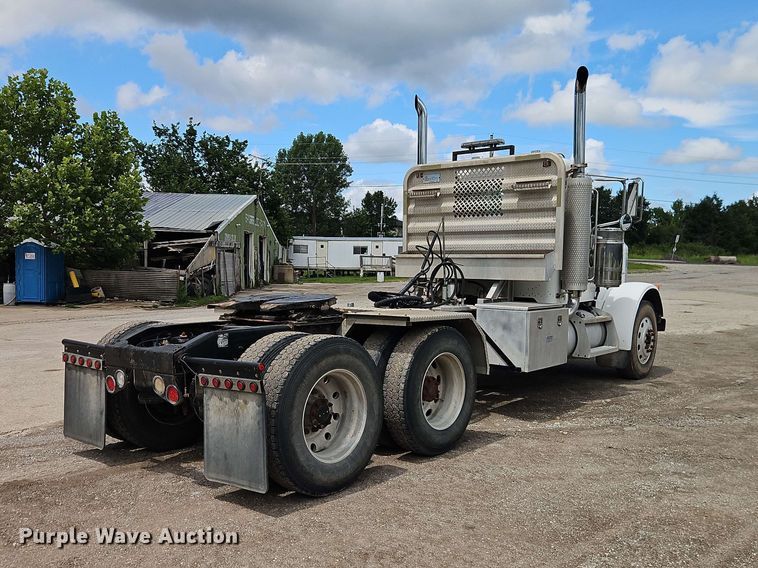 image for item EO8543 2006 Peterbilt 379 semi truck