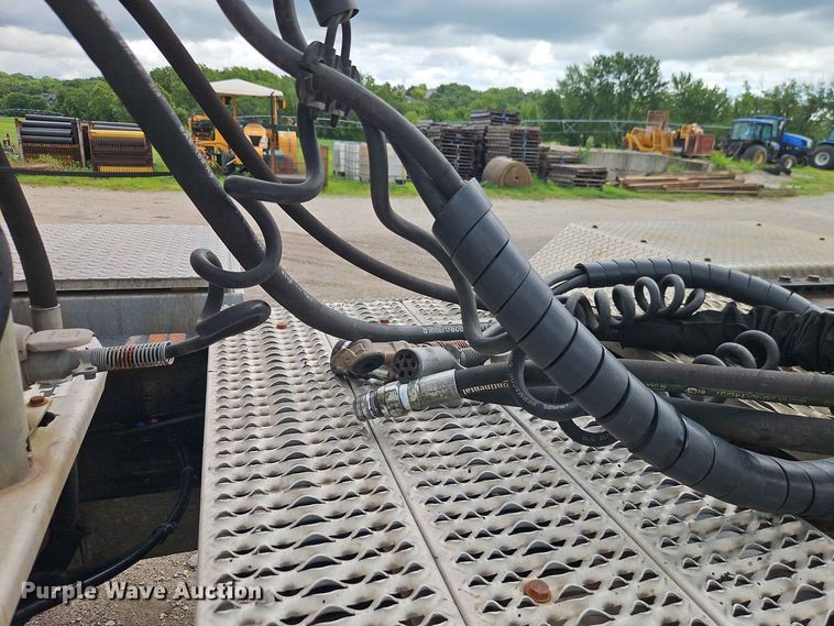 image for item EO8543 2006 Peterbilt 379 semi truck