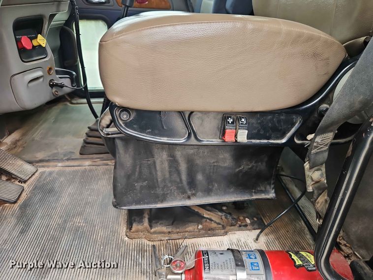 image for item EO8543 2006 Peterbilt 379 semi truck