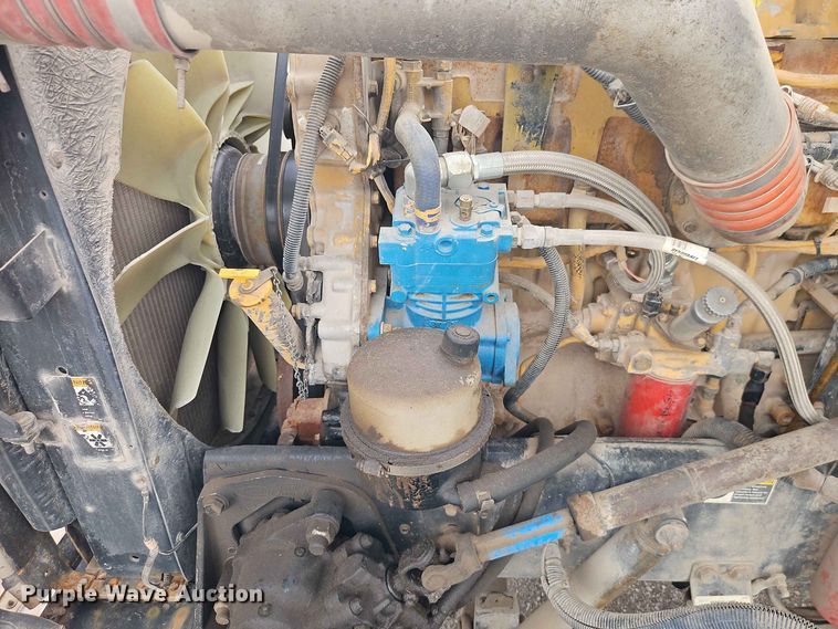 image for item EO8543 2006 Peterbilt 379 semi truck