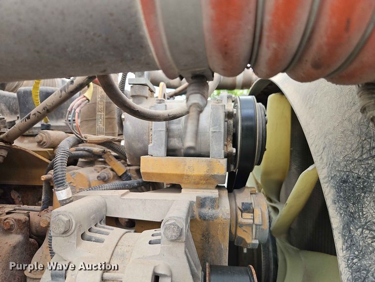image for item EO8543 2006 Peterbilt 379 semi truck