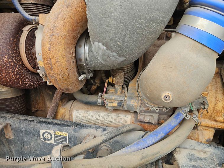 image for item EO8543 2006 Peterbilt 379 semi truck