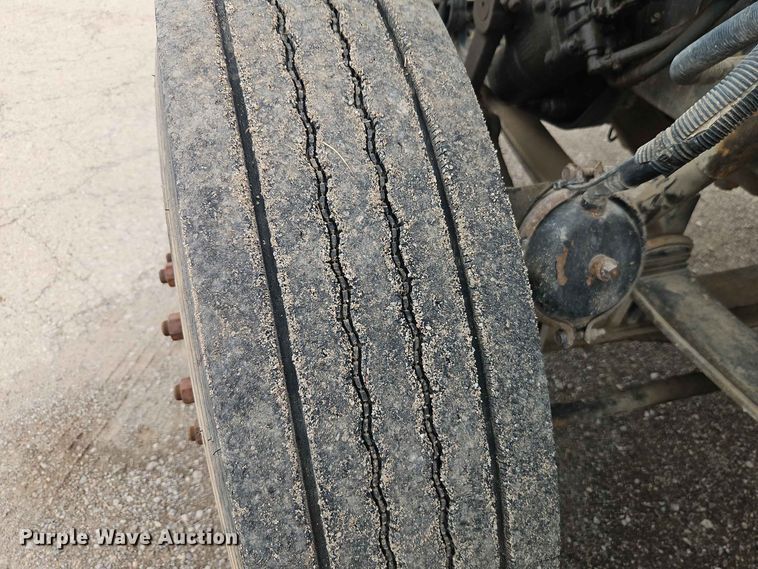 image for item EO8543 2006 Peterbilt 379 semi truck