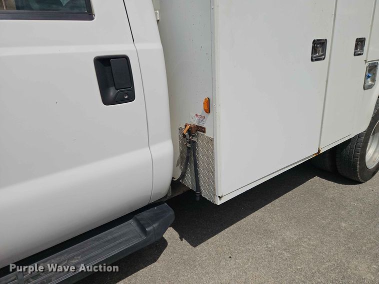 image for item EO8547 2012 Ford F-550 utility / service truck