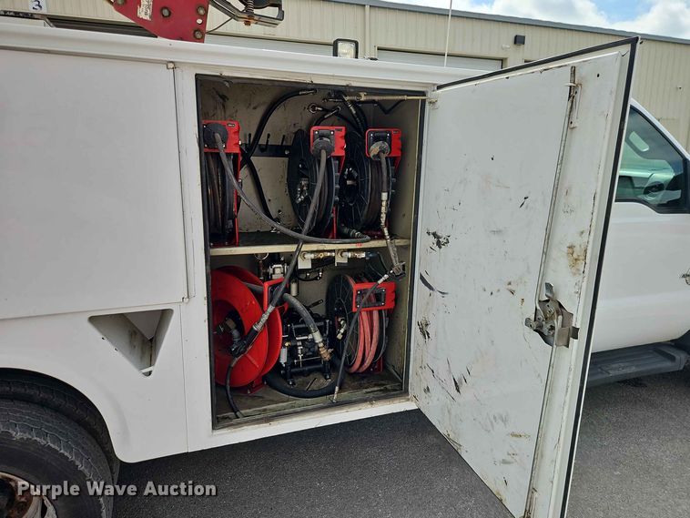 image for item EO8547 2012 Ford F-550 utility / service truck