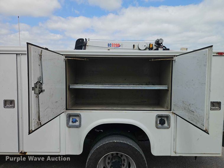 image for item EO8547 2012 Ford F-550 utility / service truck