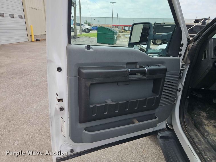 image for item EO8547 2012 Ford F-550 utility / service truck