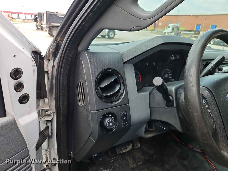 image for item EO8547 2012 Ford F-550 utility / service truck