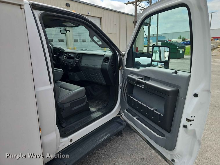 image for item EO8547 2012 Ford F-550 utility / service truck